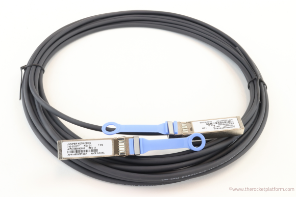 QFX-SFP-DAC-7MA - Juniper SFP+ 10 Gigabit Ethernet DAC Cable 7 Meter (30 AWG)