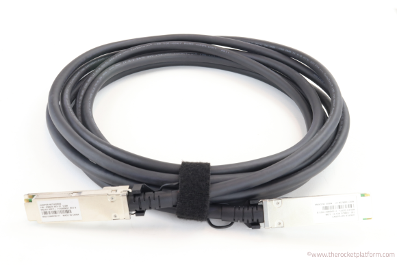 QFX-QSFP-DAC-5M - Juniper QSFP+ Cable Assembly 5m 26AWG Passive Programmable ID