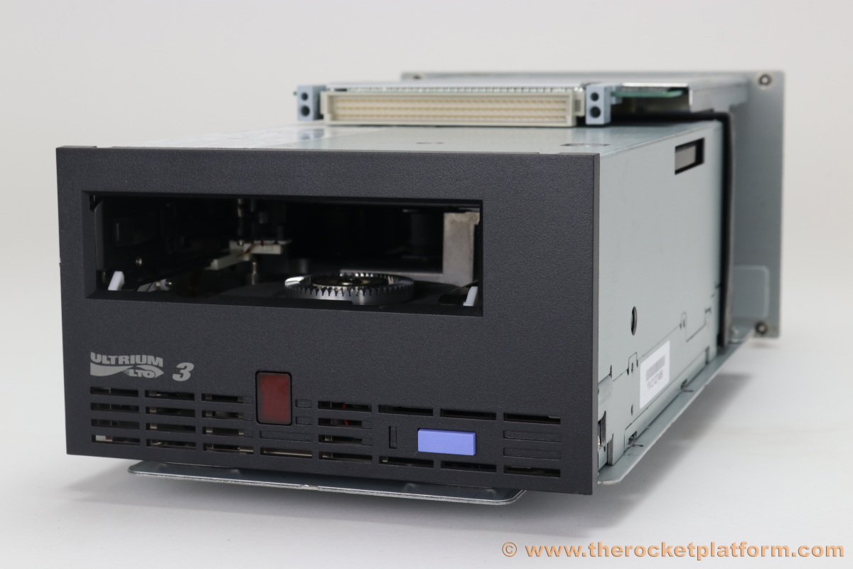 DD034 - Dell PowerVault 132T LTO-3 FC Tape Drive
