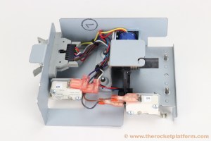 23R2589 - IBM 3576 (TS3310) I/E Switch and Lock Assembly