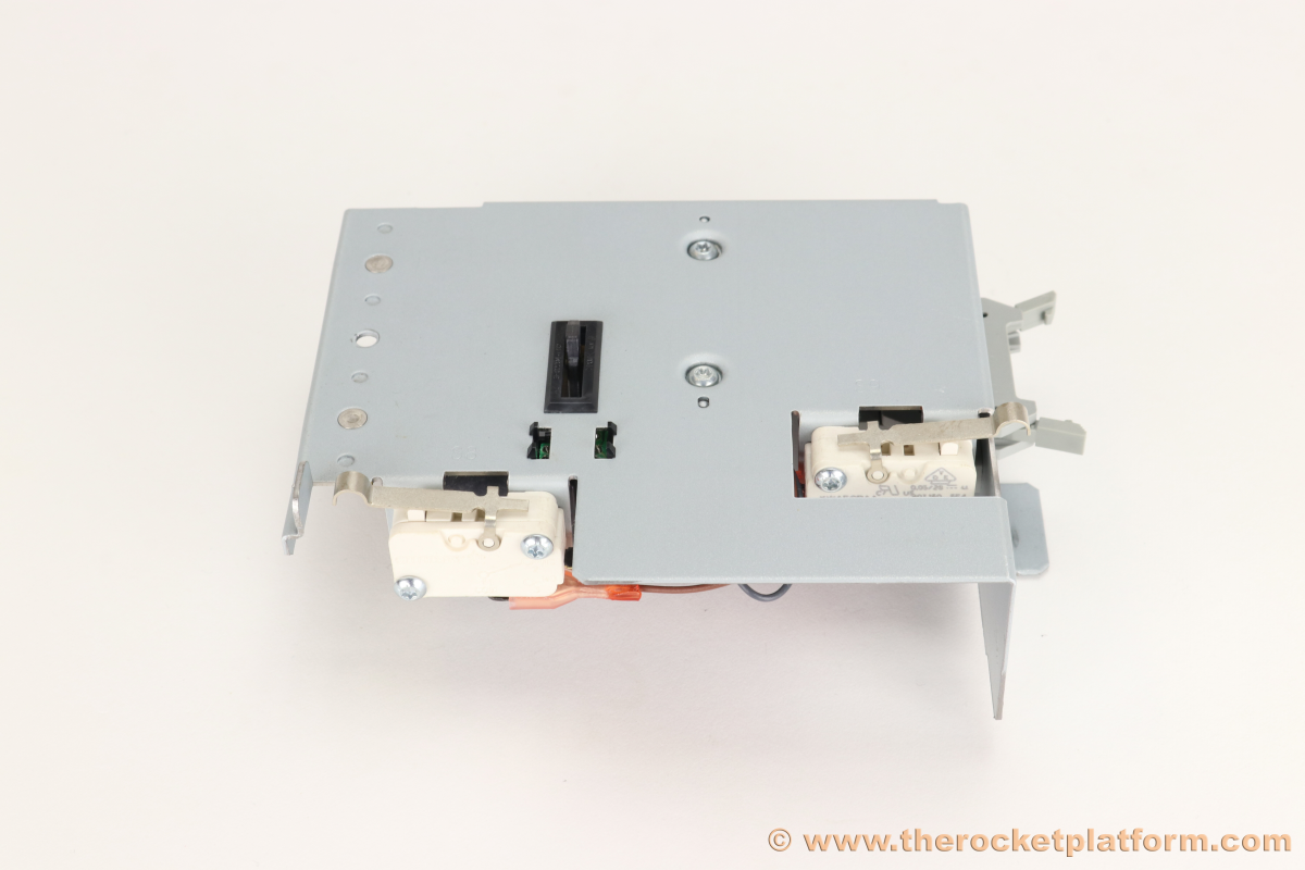 23R2589 - IBM 3576 (TS3310) I/E Switch and Lock Assembly