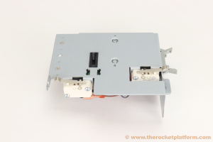 23R2589 - IBM 3576 (TS3310) I/E Switch and Lock Assembly