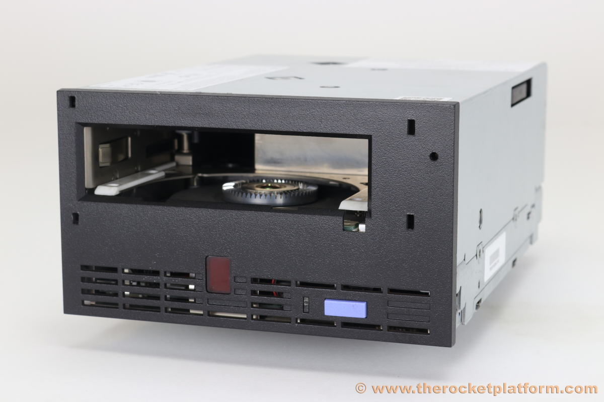 313643012 - StorageTek LTO-1 SCSI Tape Drive IBM