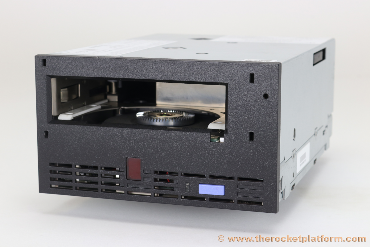 313643011 - StorageTek LTO-1 SCSI Tape Drive IBM