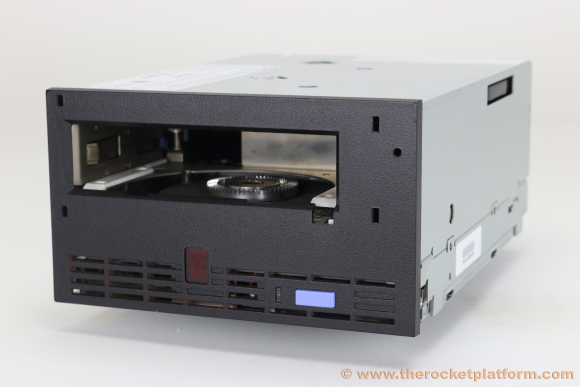 313737605 - StorageTek LTO-1 FC Tape Drive IBM