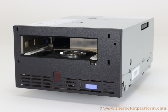 313737607 - StorageTek LTO-1 FC Tape Drive IBM